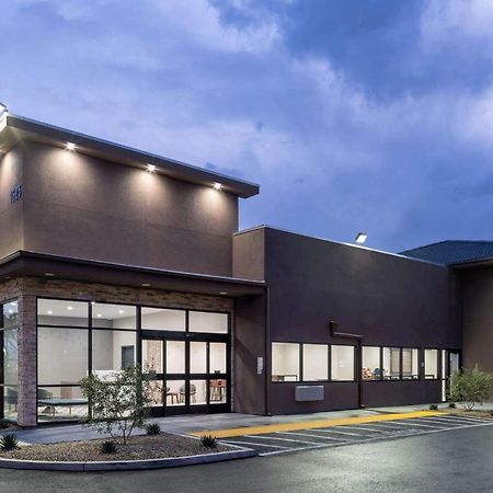 Ramada By Wyndham Modesto Yosemite Area Otel Dış mekan fotoğraf
