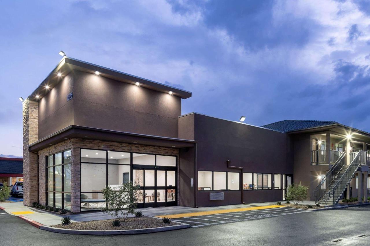 Ramada By Wyndham Modesto Yosemite Area Otel Dış mekan fotoğraf
