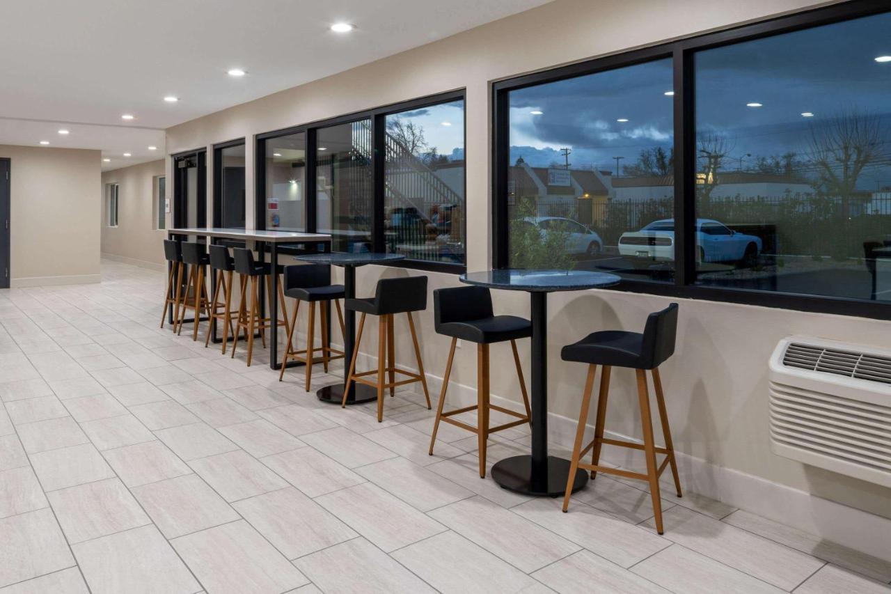 Ramada By Wyndham Modesto Yosemite Area Otel Dış mekan fotoğraf