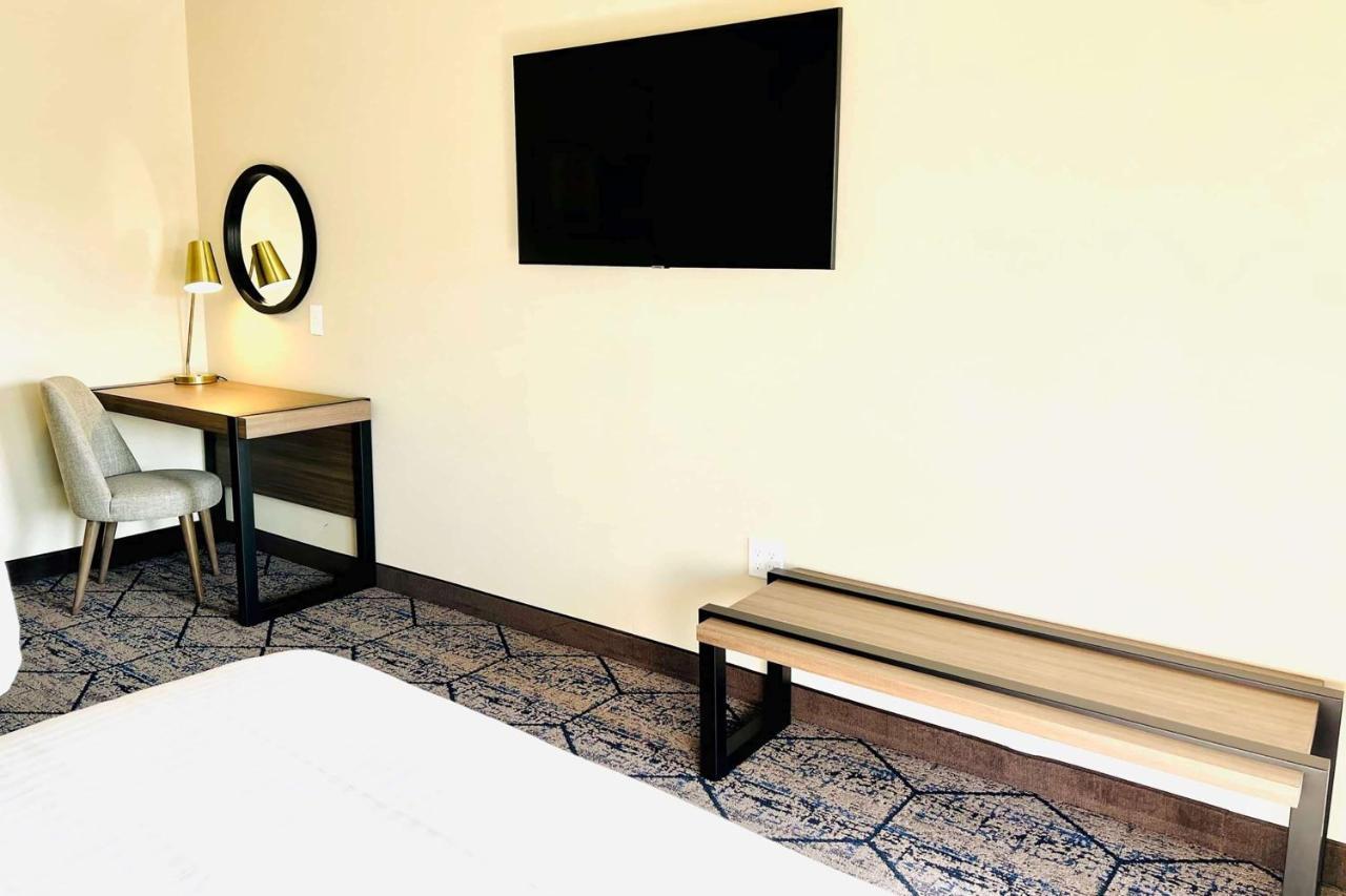 Ramada By Wyndham Modesto Yosemite Area Otel Dış mekan fotoğraf