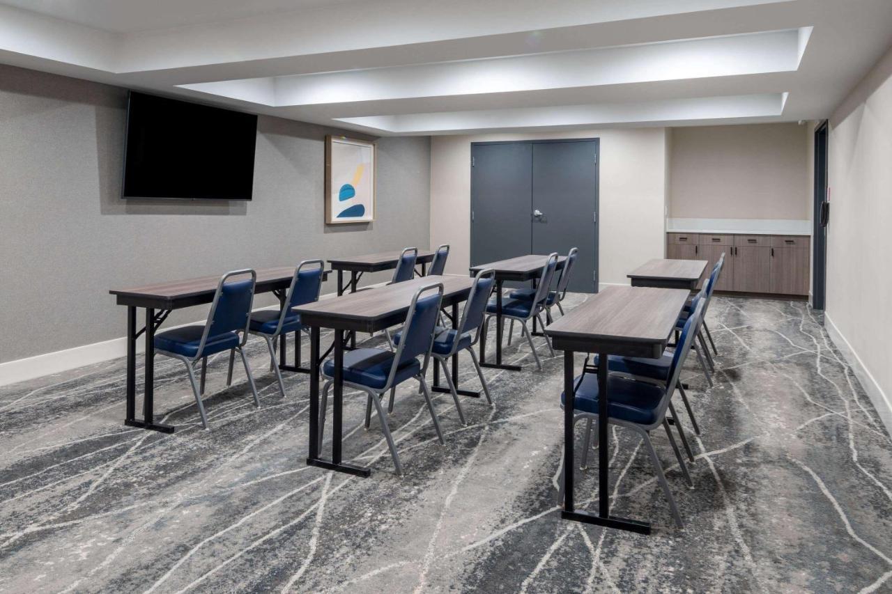 Ramada By Wyndham Modesto Yosemite Area Otel Dış mekan fotoğraf