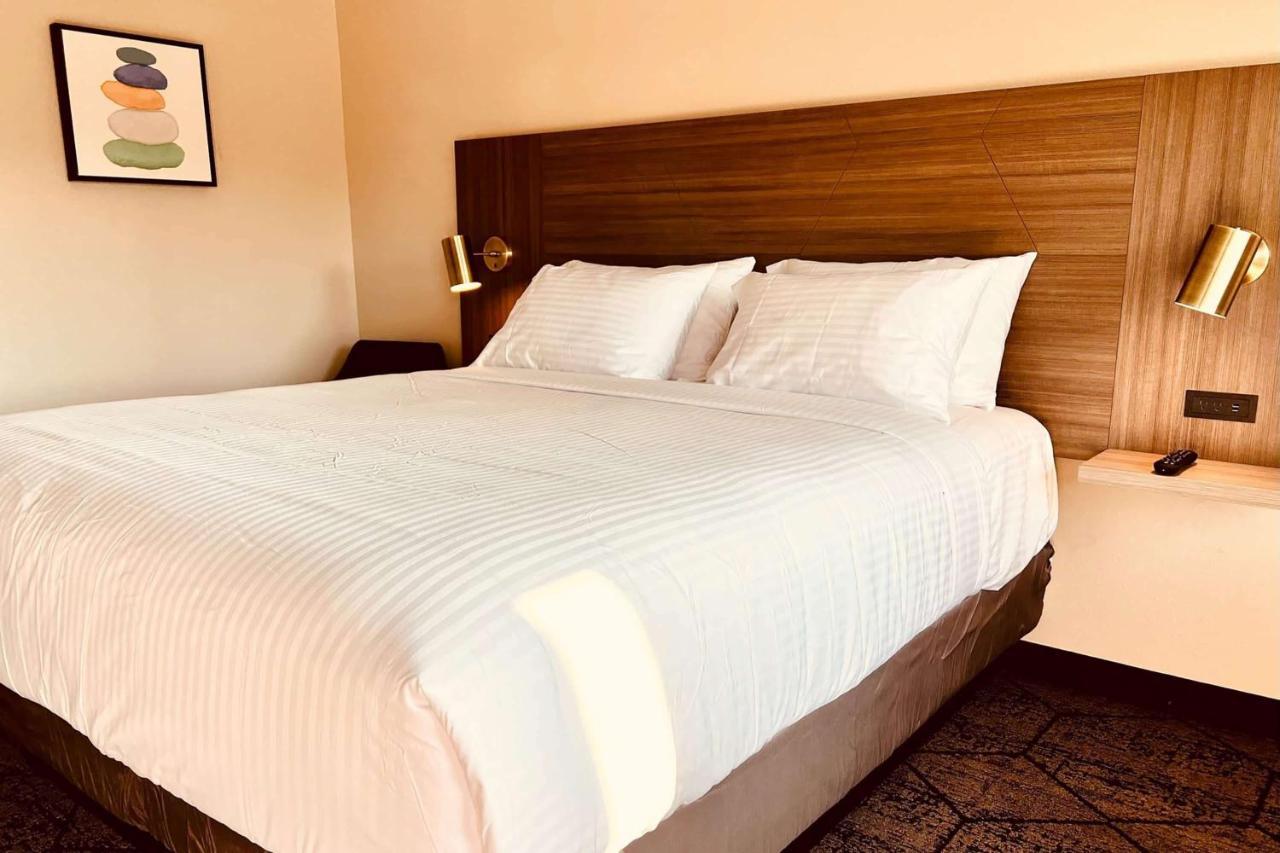 Ramada By Wyndham Modesto Yosemite Area Otel Dış mekan fotoğraf