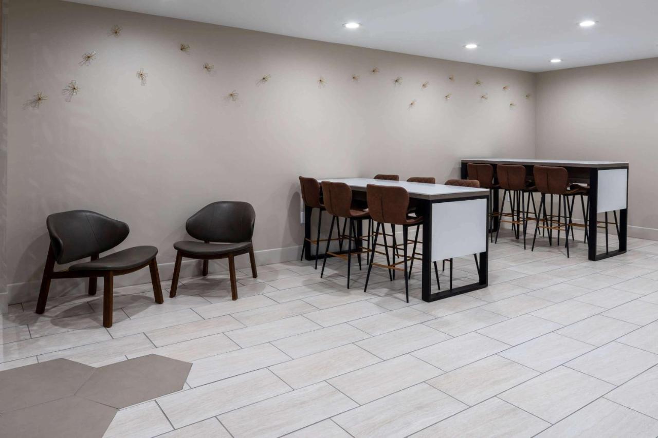 Ramada By Wyndham Modesto Yosemite Area Otel Dış mekan fotoğraf