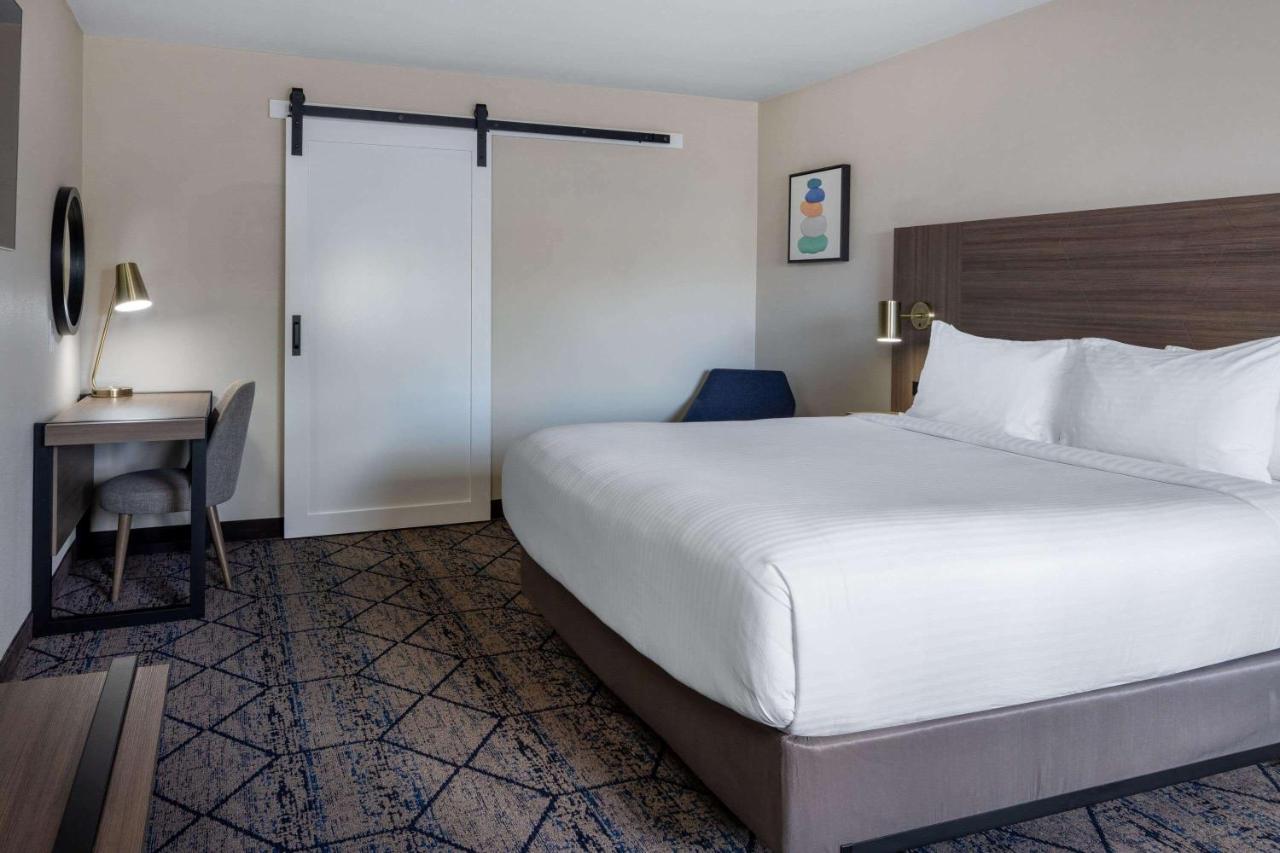 Ramada By Wyndham Modesto Yosemite Area Otel Dış mekan fotoğraf