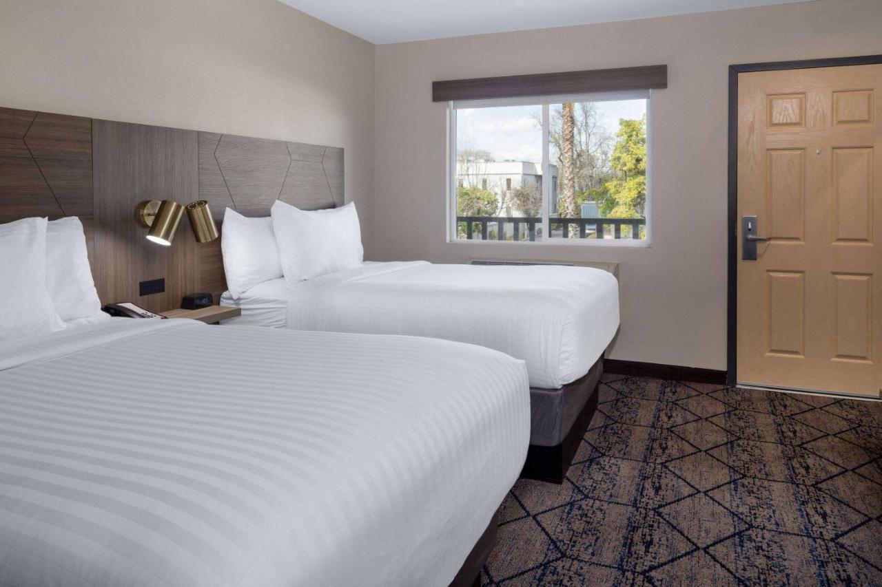 Ramada By Wyndham Modesto Yosemite Area Otel Dış mekan fotoğraf