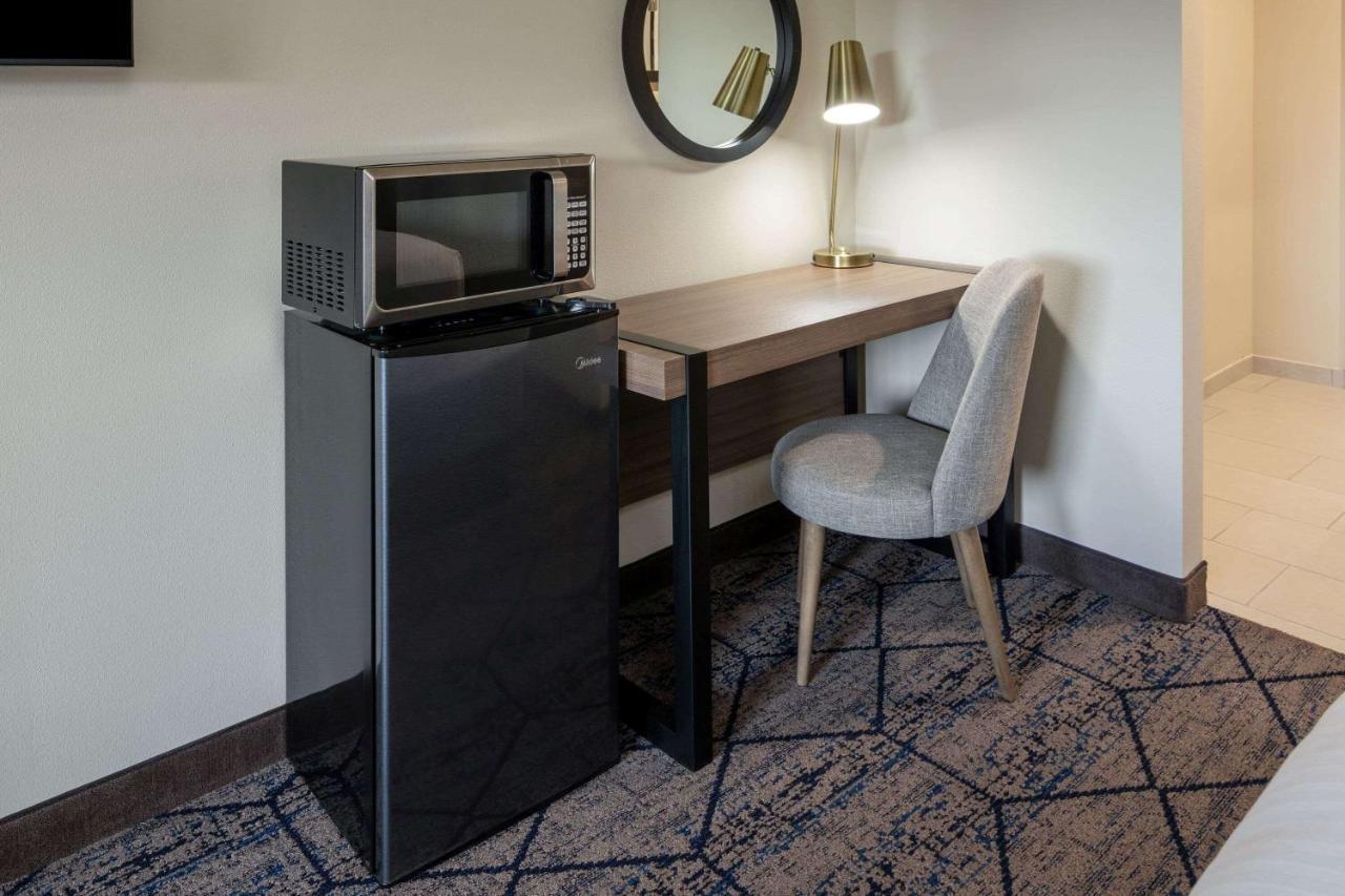 Ramada By Wyndham Modesto Yosemite Area Otel Dış mekan fotoğraf