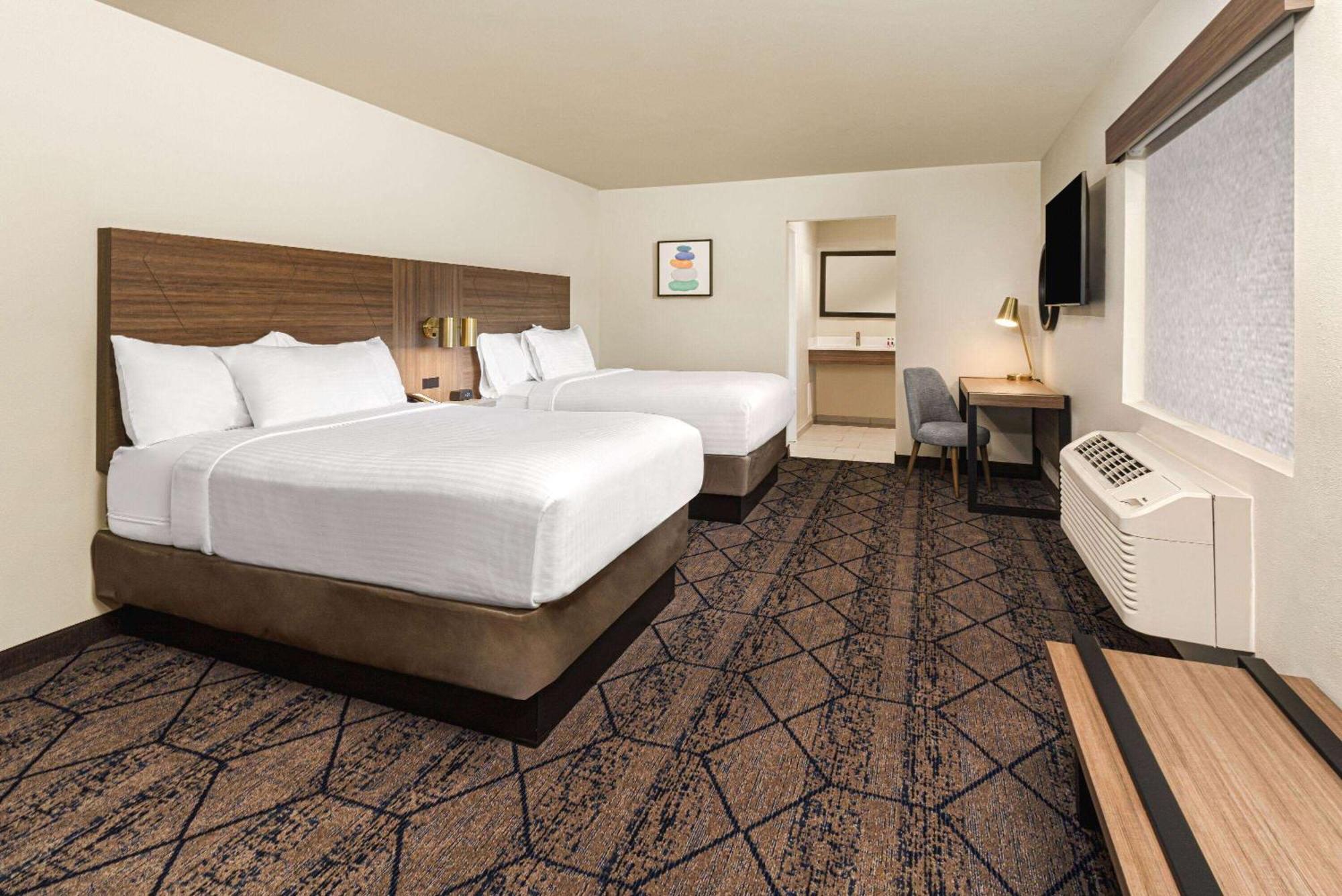 Ramada By Wyndham Modesto Yosemite Area Otel Dış mekan fotoğraf