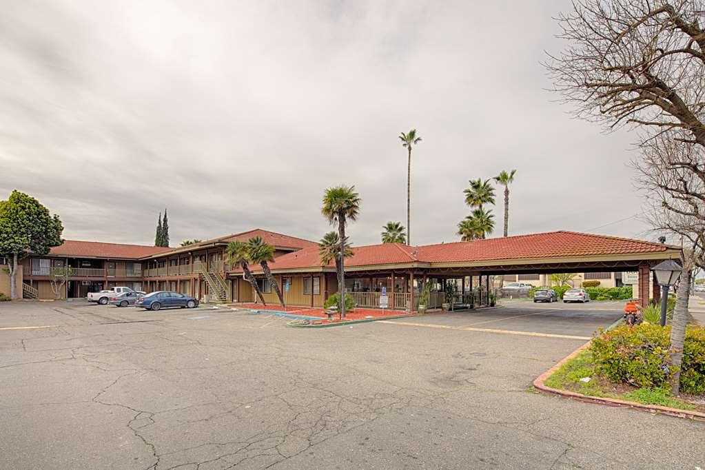 Ramada By Wyndham Modesto Yosemite Area Otel Dış mekan fotoğraf